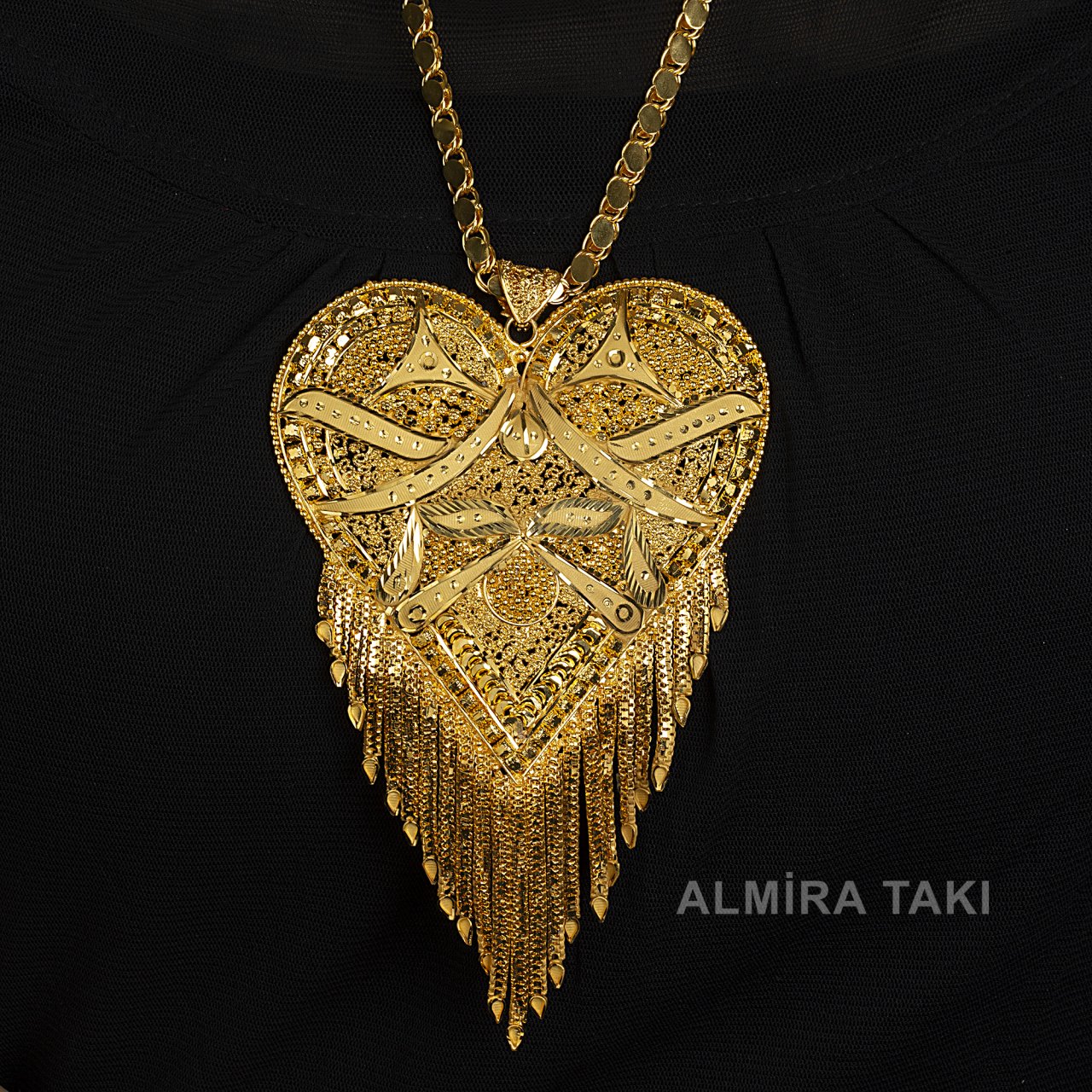 Büyük Boy Hint Kolye Ucu ve Pullu Zincir 02