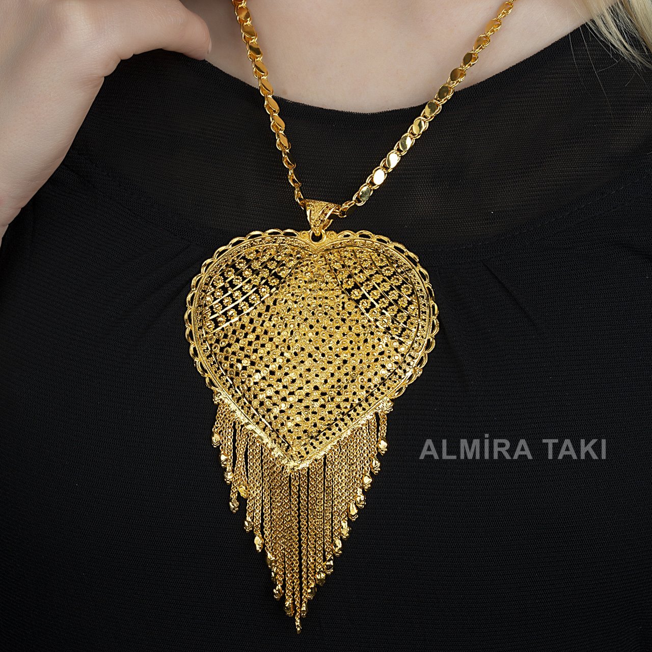 Büyük Boy Hint Kolye Ucu ve Pullu Zincir 03