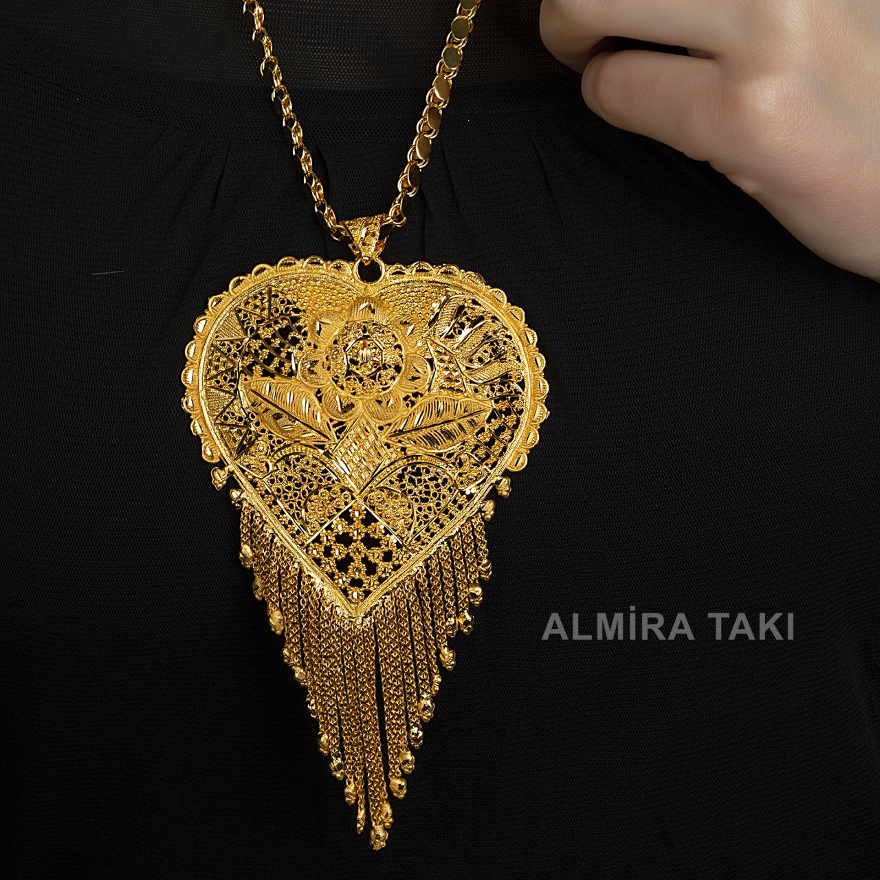 Büyük Boy Hint Kolye Ucu ve Pullu Zincir 04